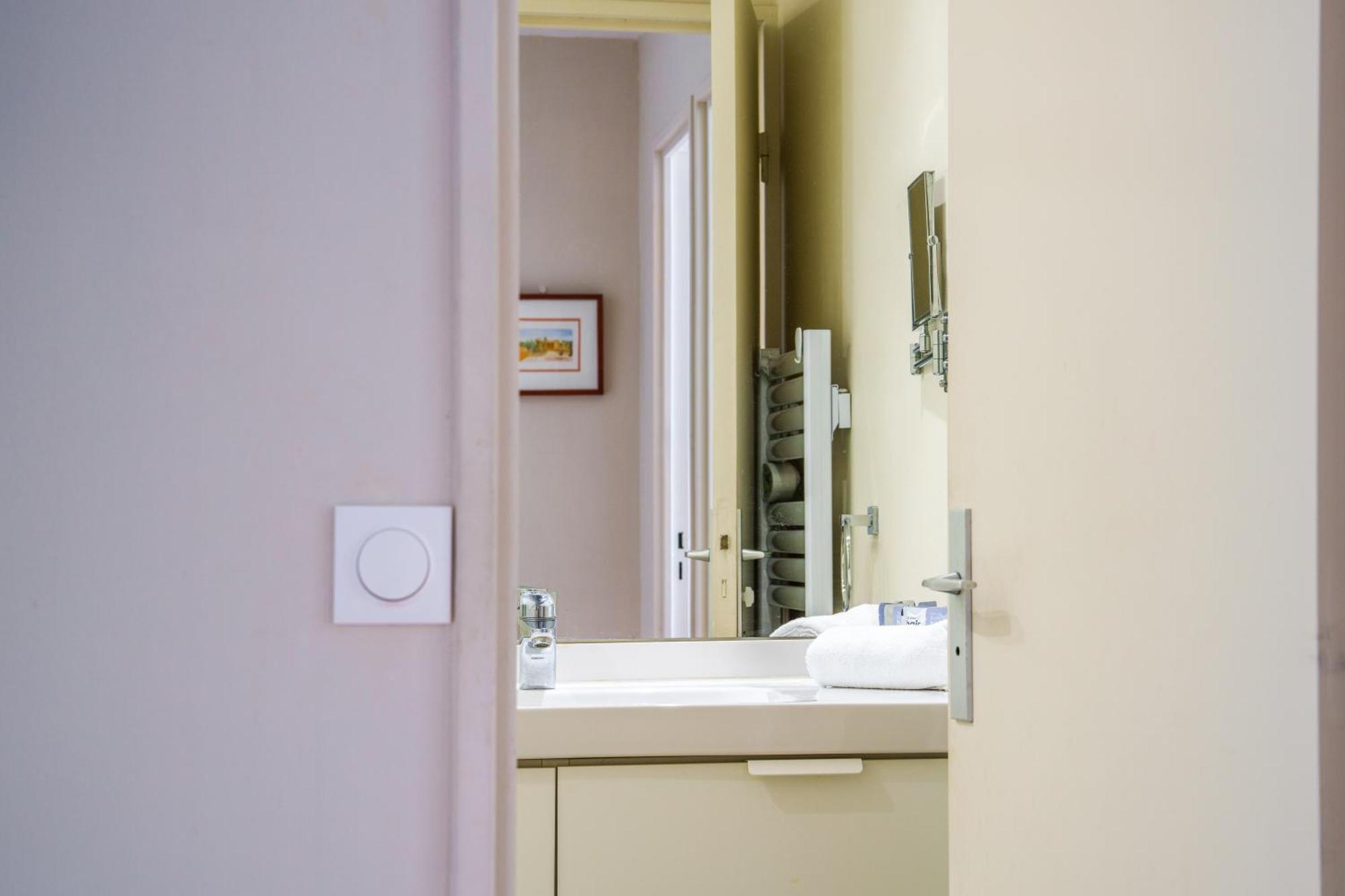 Appartement Tours Centre Avec Parking 4 P Екстериор снимка
