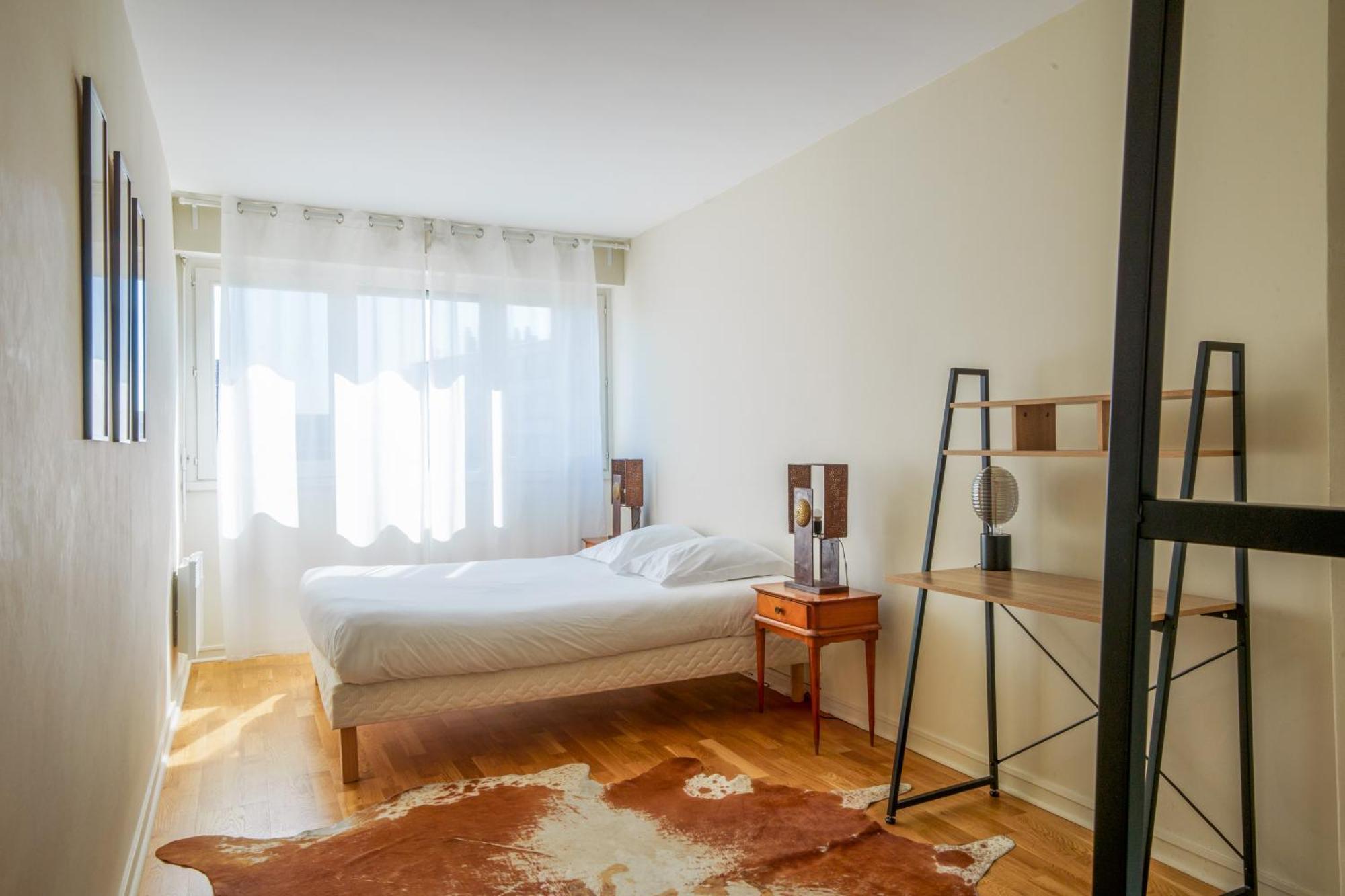 Appartement Tours Centre Avec Parking 4 P Екстериор снимка